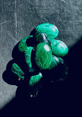 manifesting abundance with crystals